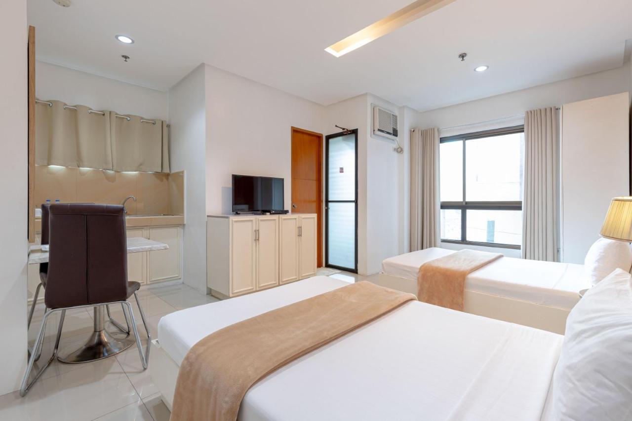 Baymont Suites & Residences Paranaque City Екстериор снимка